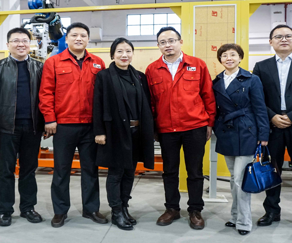 "Financial Woman" Ye Tan and her party visited Jiangsu Beiren Robot "Financial Woman" Ye Tan and her party visited Jiangsu Beiren Robot